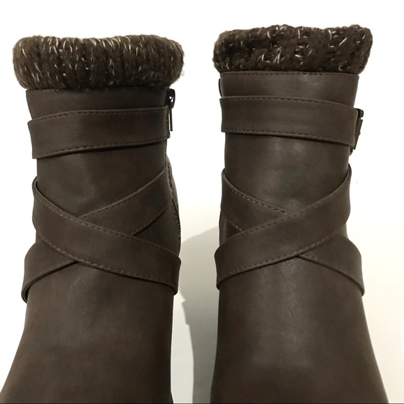 NWT Strappy Sweater Cuff Chunky Heel Ankle Boots - Picture 10 of 16